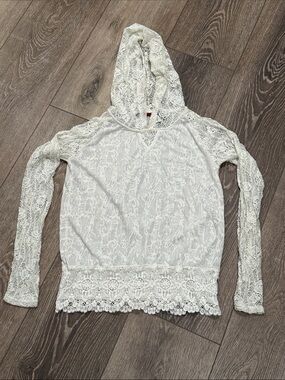 Buckle White Lace Hooded Long Sleeve Top